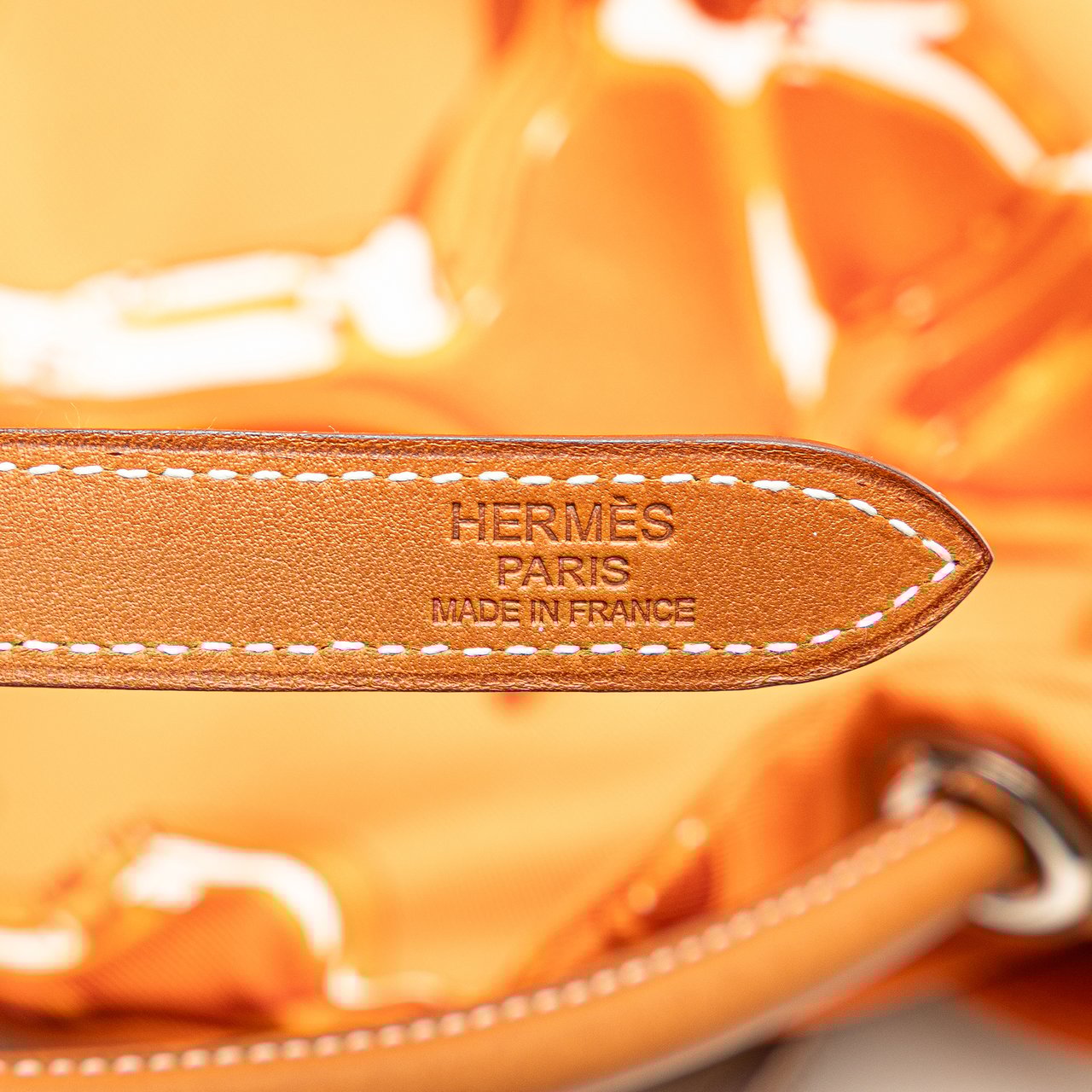 Hermès Vif Argent Silky City 38 Oranje