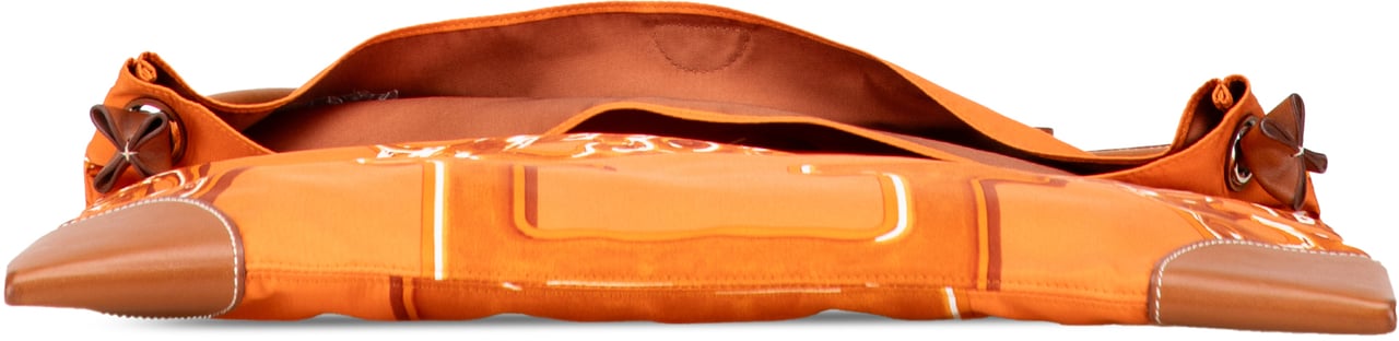 Hermès Vif Argent Silky City 38 Oranje
