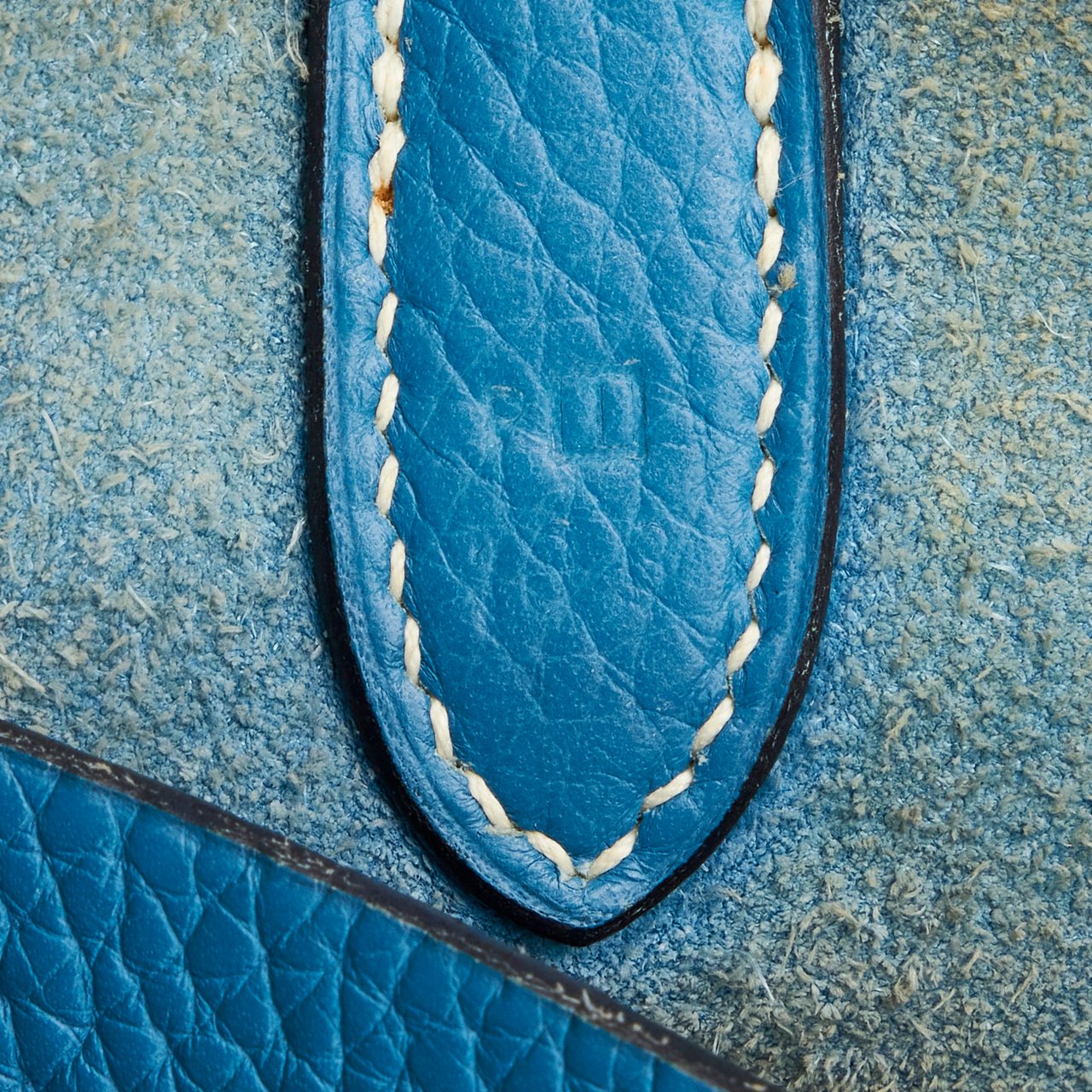 Hermès Clemence Mangeoire Bucket PM Blauw