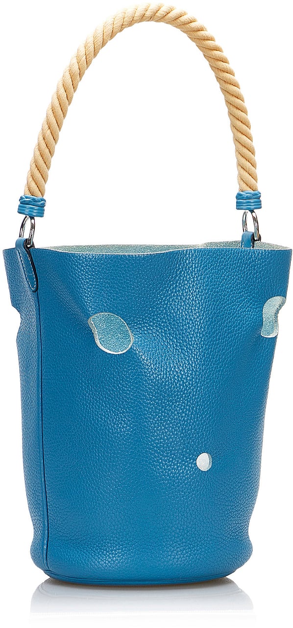 Hermès Clemence Mangeoire Bucket PM Blauw