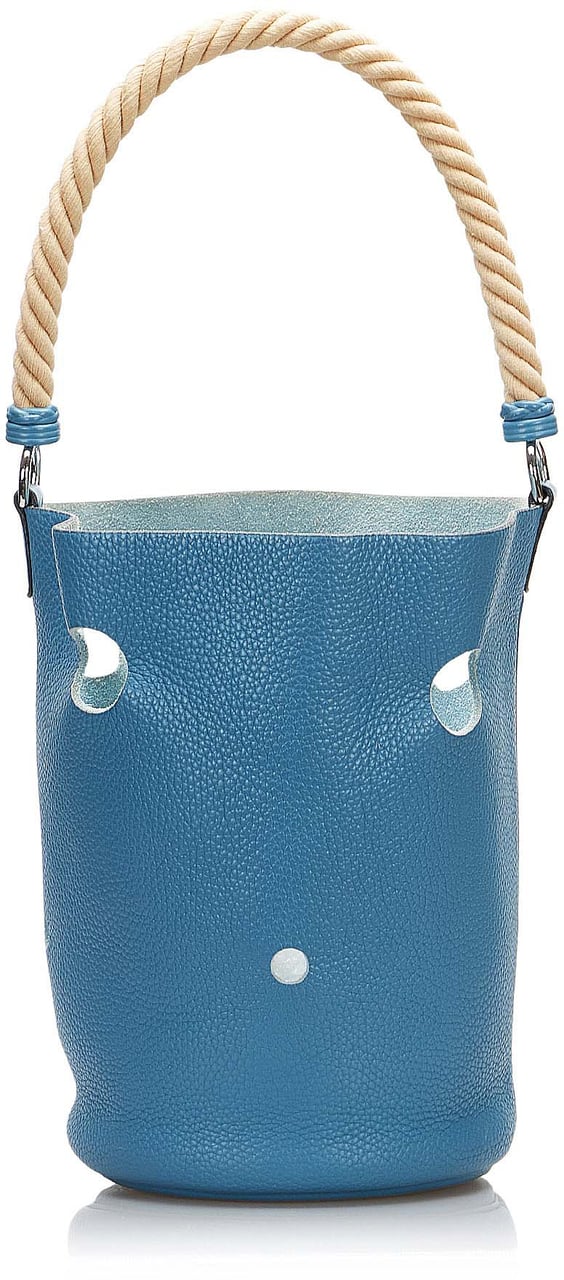 Hermès Clemence Mangeoire Bucket PM Blauw