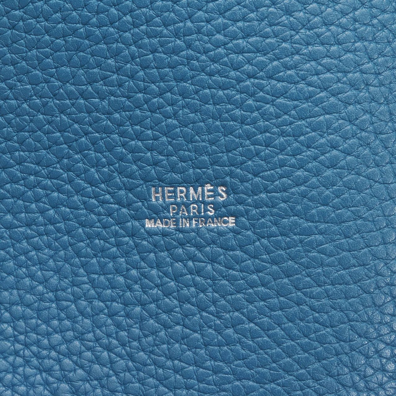 Hermès Clemence Mangeoire Bucket PM Blauw