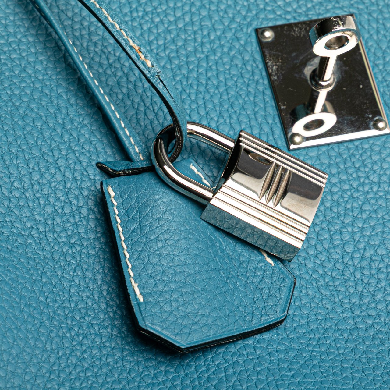 Hermès Clemence Kelly II Relax 50 Voyage Blauw