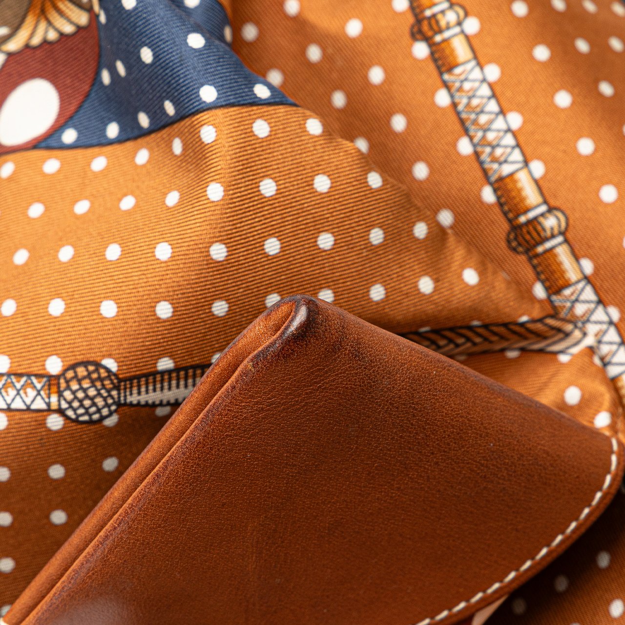 Hermès Clic Clac a Pois Silky City PM Bruin