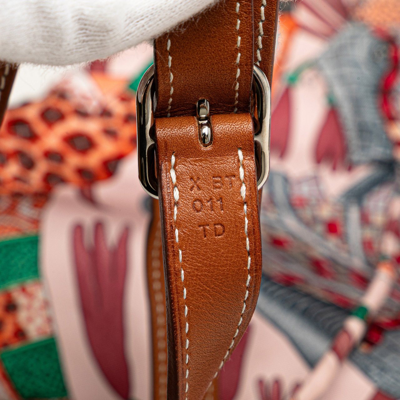 Hermès Silk La Marche Du Zambeze Silky City 33 Roze
