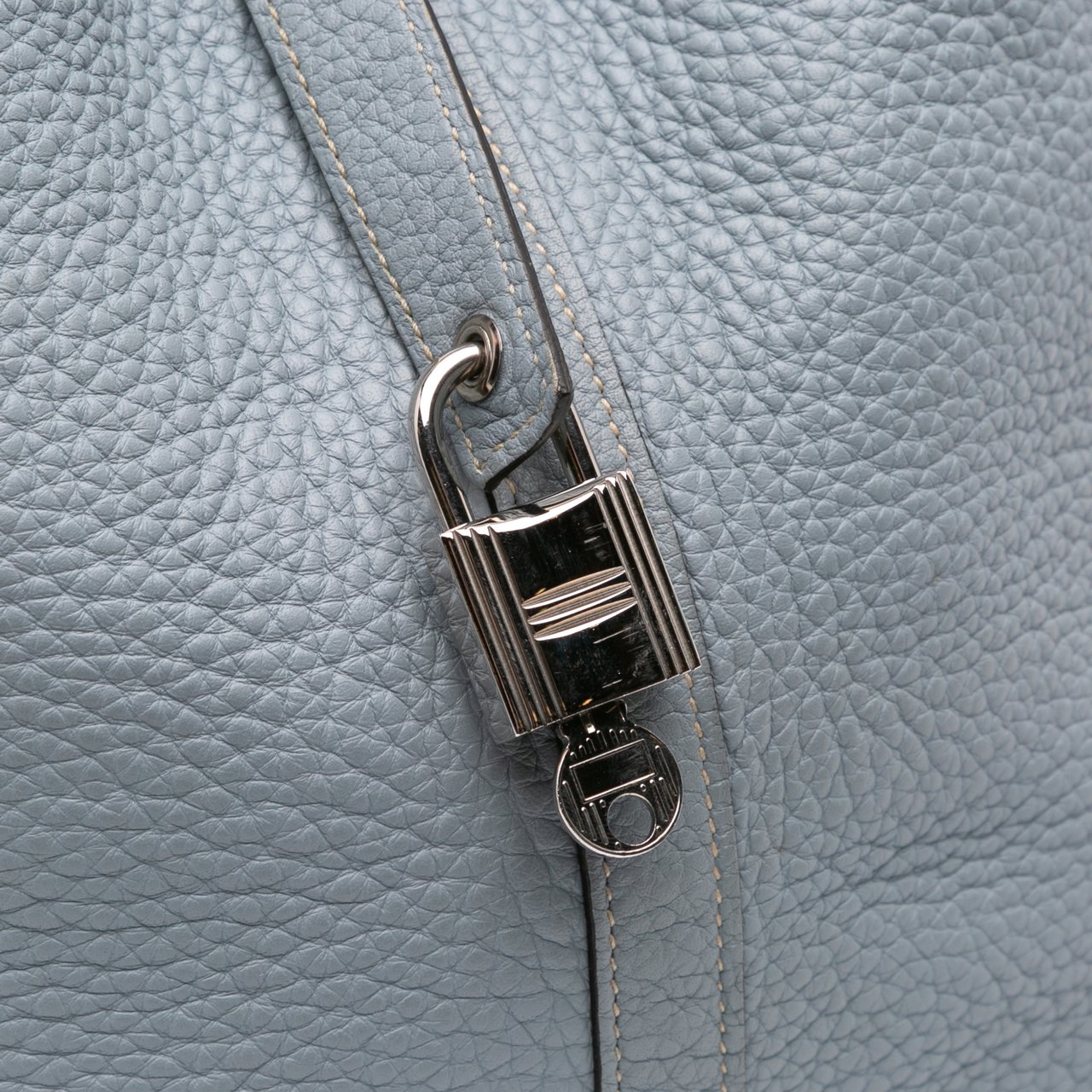Hermès Clemence Picotin Lock 26 Blauw