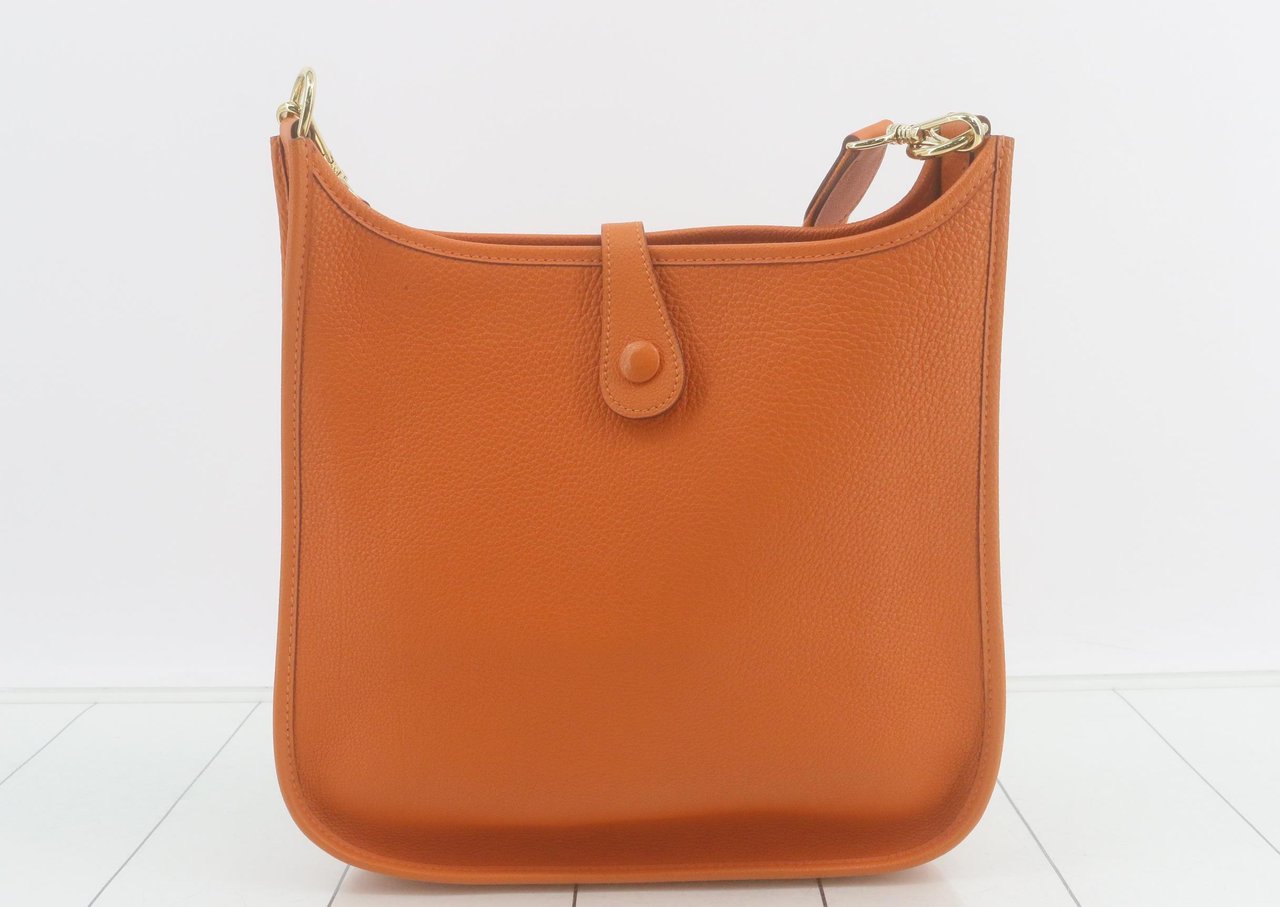 Hermès Hermes Evelyne Bag Gen II Clemence GM Oranje