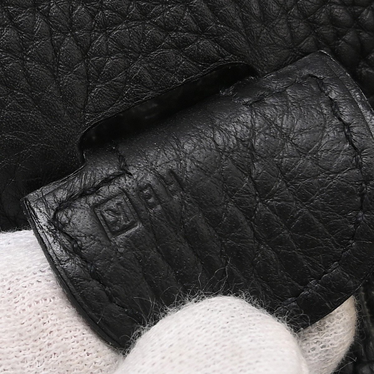 Hermès Hermes Evelyne Bag Gen II Clemence PM Zwart