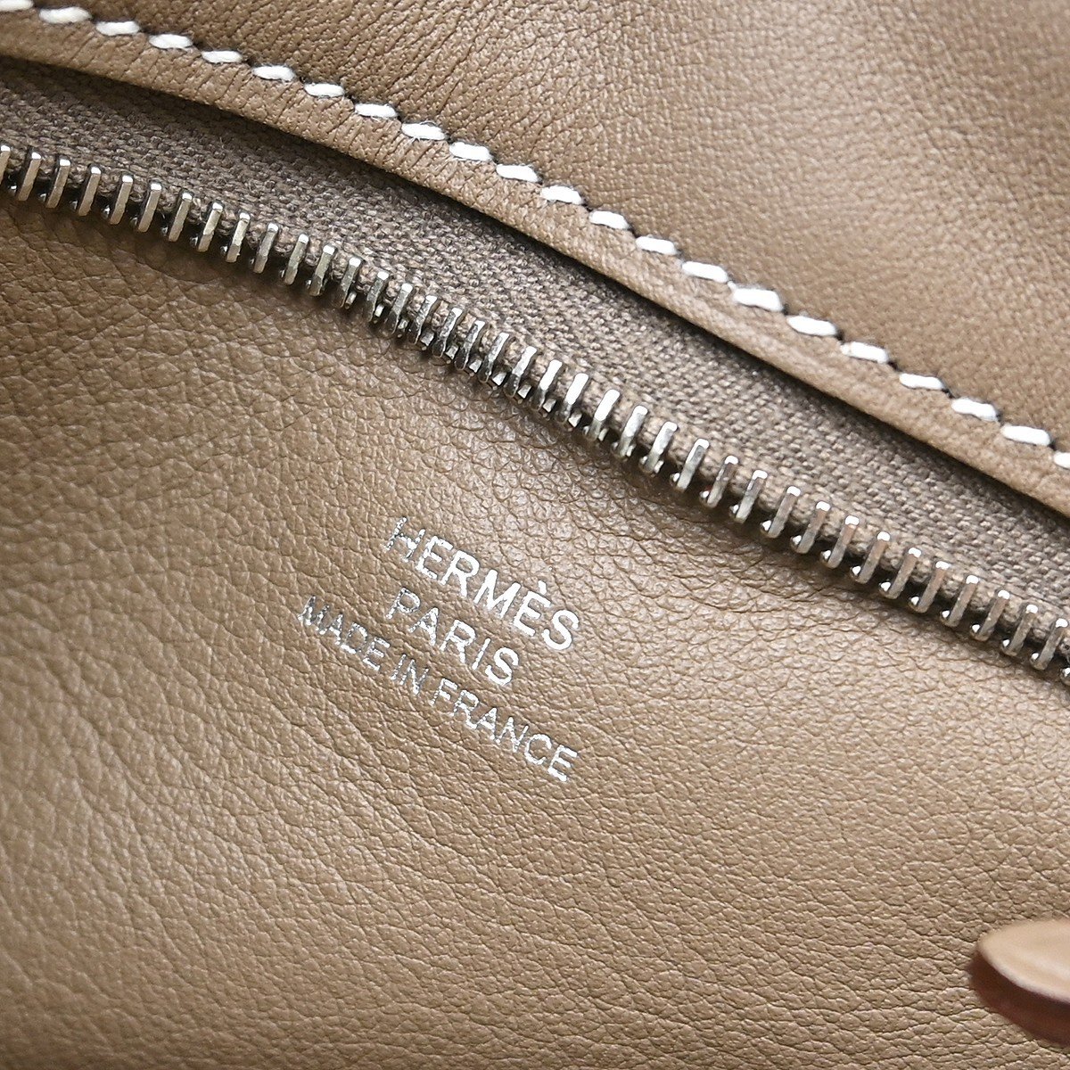 Hermès Hermes Pochenplus Sling Leather Grijs