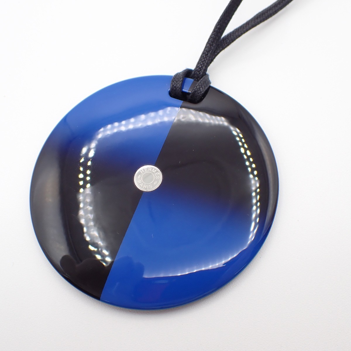 Hermès Hermes Necklace Buffalo Horn and Lacquer Blauw