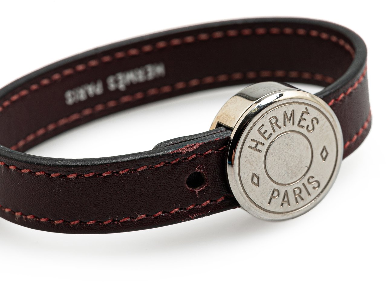 Hermès Leather Clou de Selle Bracelet Bruin
