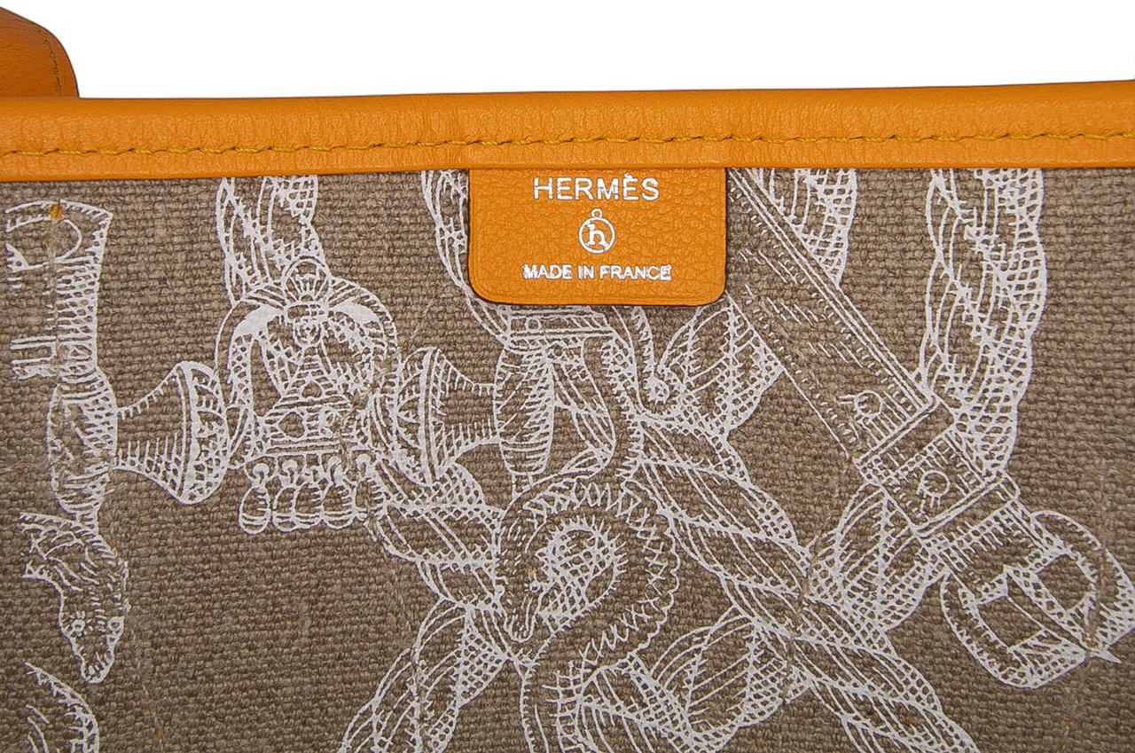 Hermès Evergrain and Toile Petit H Bell Tote Geel