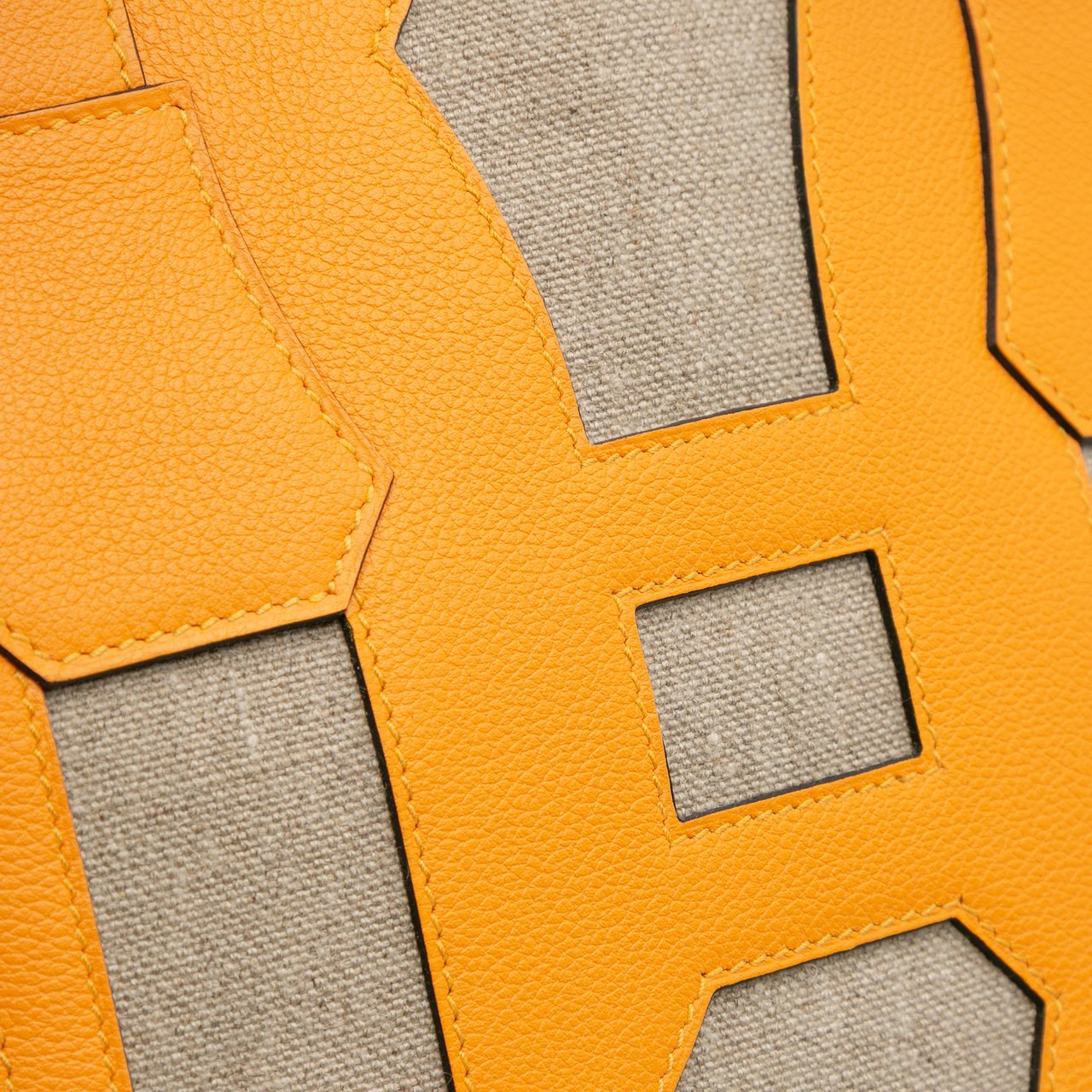 Hermès Evergrain and Toile Petit H Bell Tote Geel