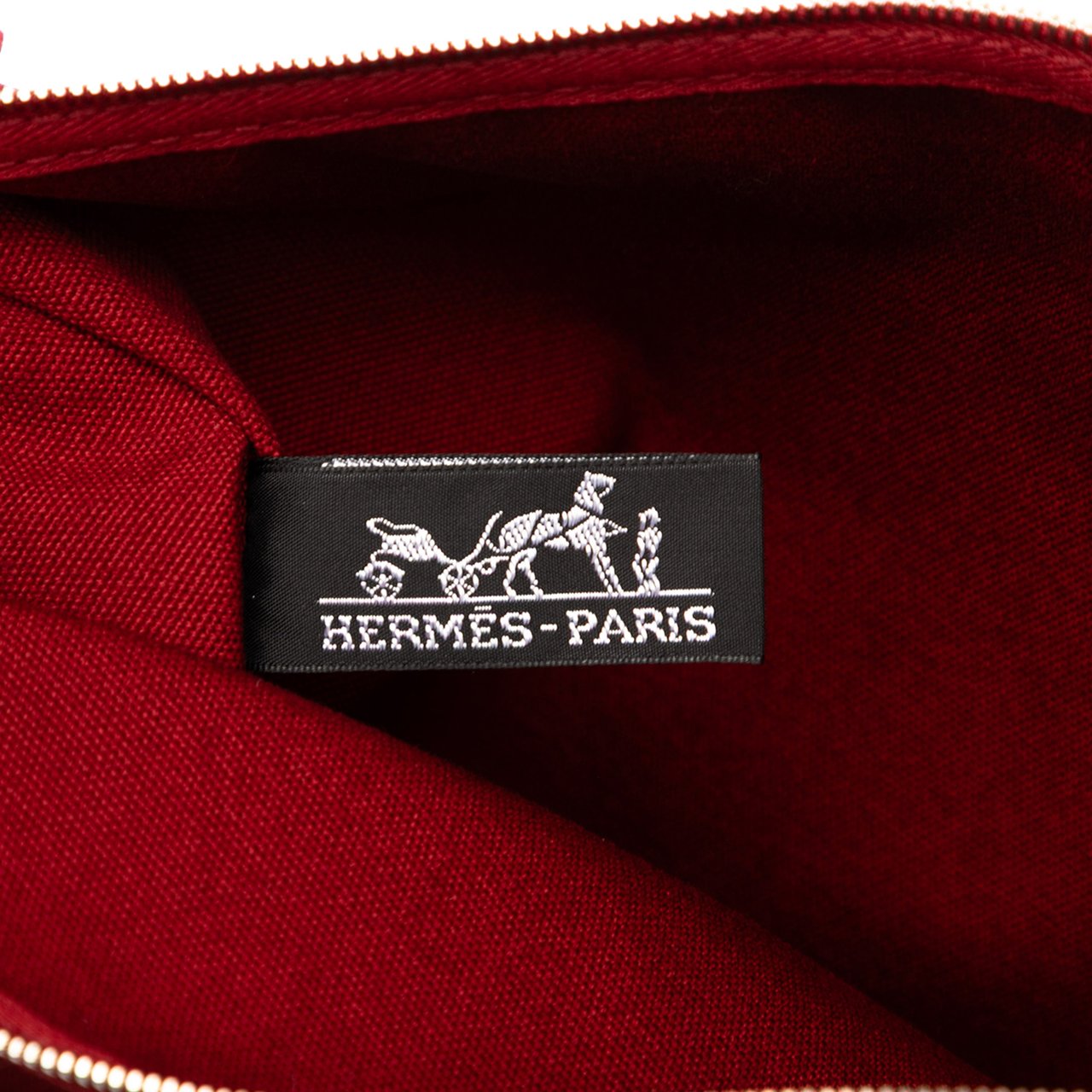 Hermès Toile Bora Bora Pouch MM Rood