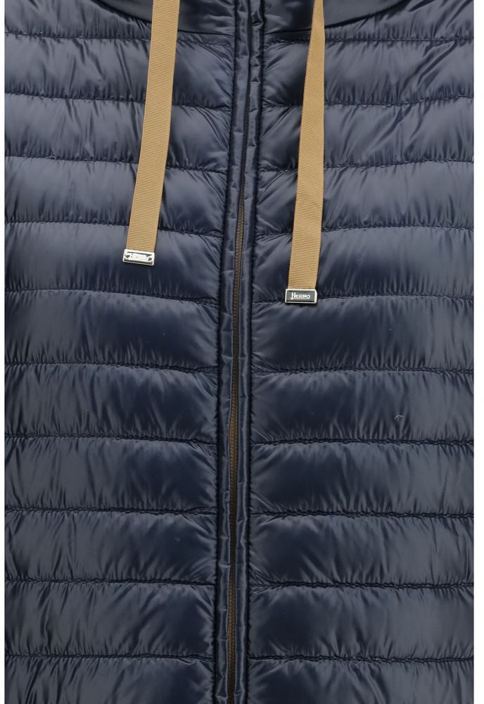 Herno Knee-Length Matte-Finish Coat with Structured Silhouette Zwart