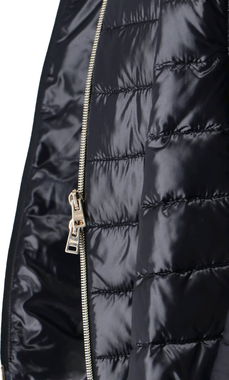 Herno Tailored Black Jacket With High Collar And Zipper Closure Zwart