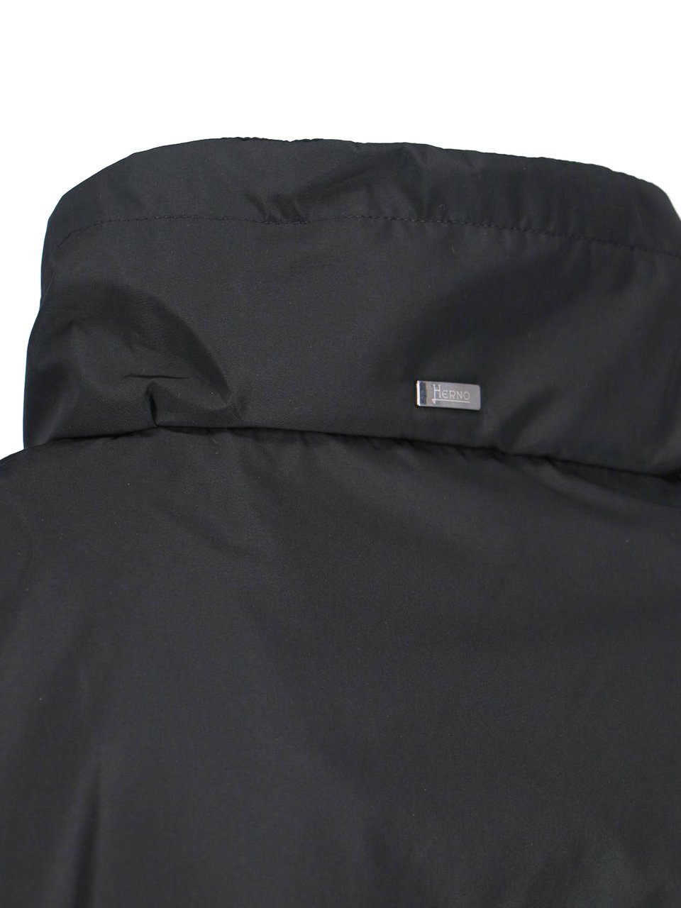 Herno Slightly Cropped Black Jacket with High Collar Zwart