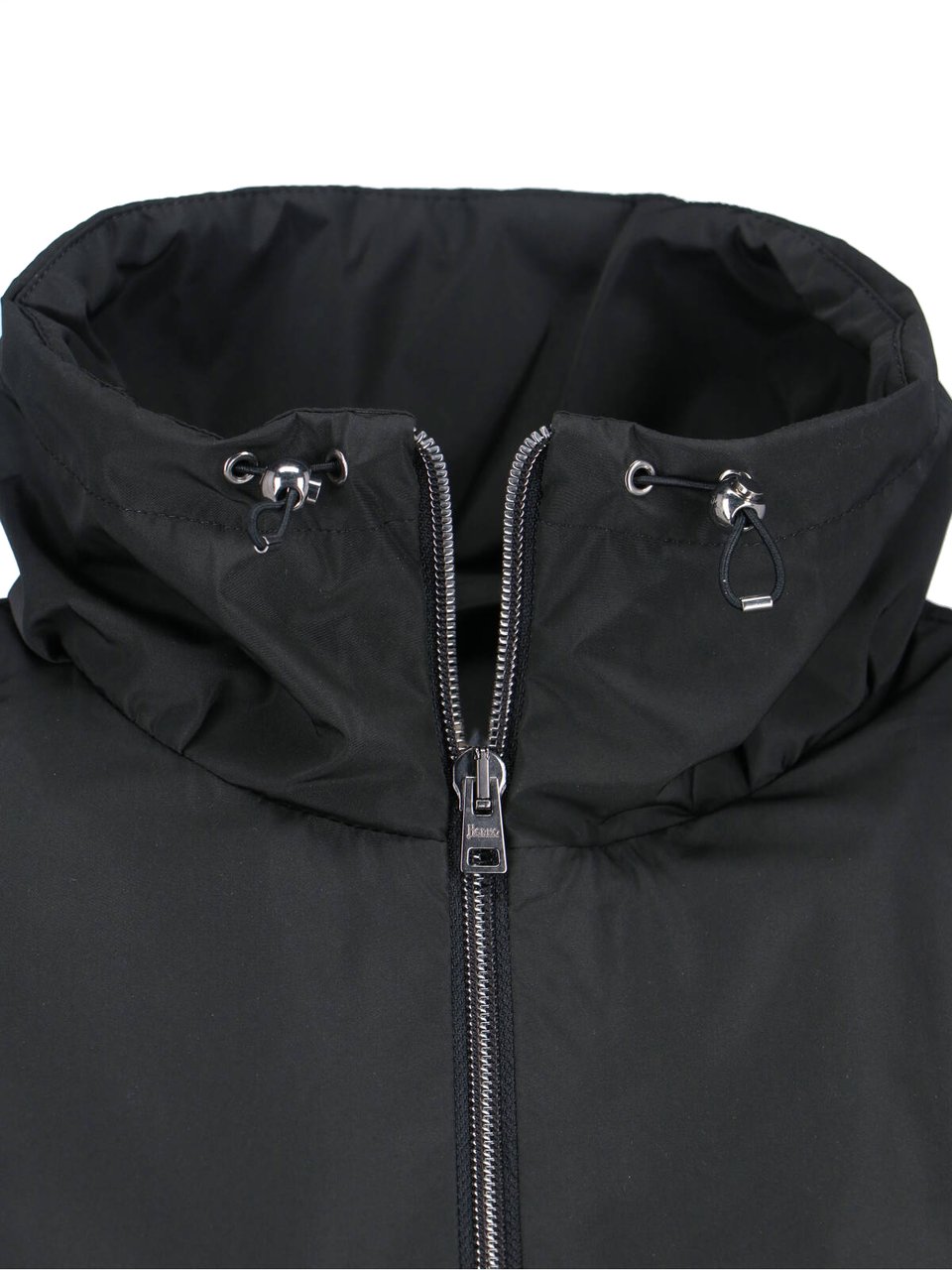 Herno Slightly Cropped Black Jacket with High Collar Zwart