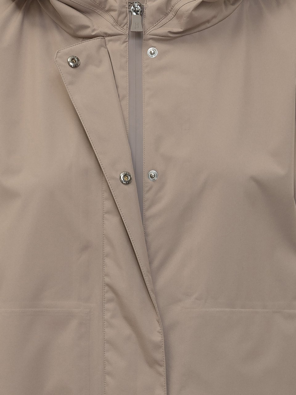 Herno Giubbotto A-shape con Cappuccio Taupe