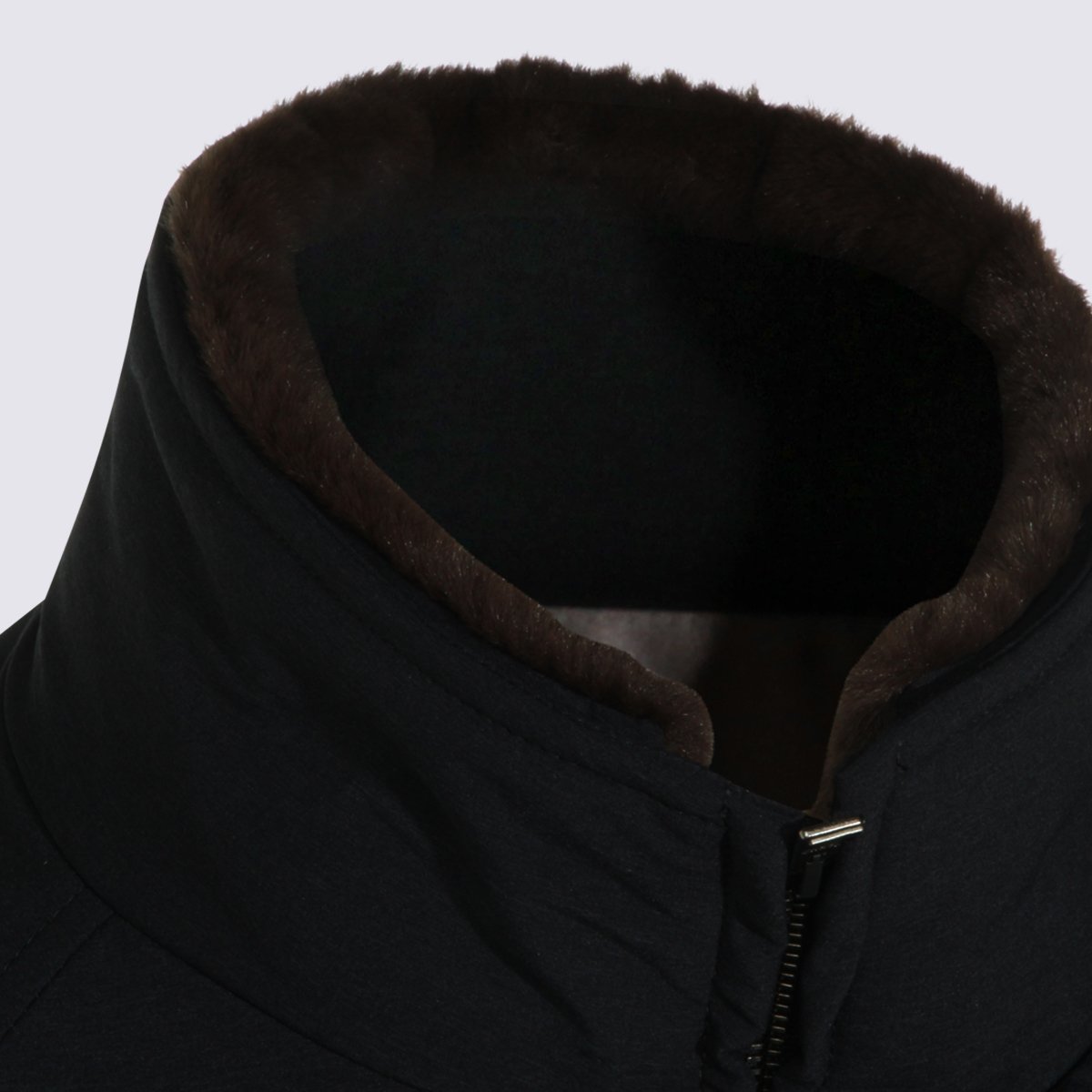 Herno Tailored Minimalist Jacket With High Collar And Fur Lining Zwart