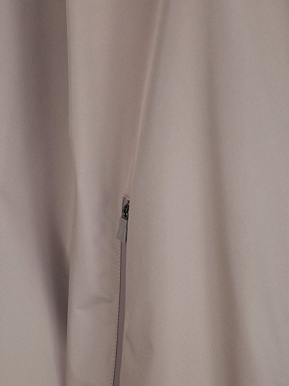 Herno Dove Grey Short Coat with Classic Collar and Concealed Button Placket Grijs