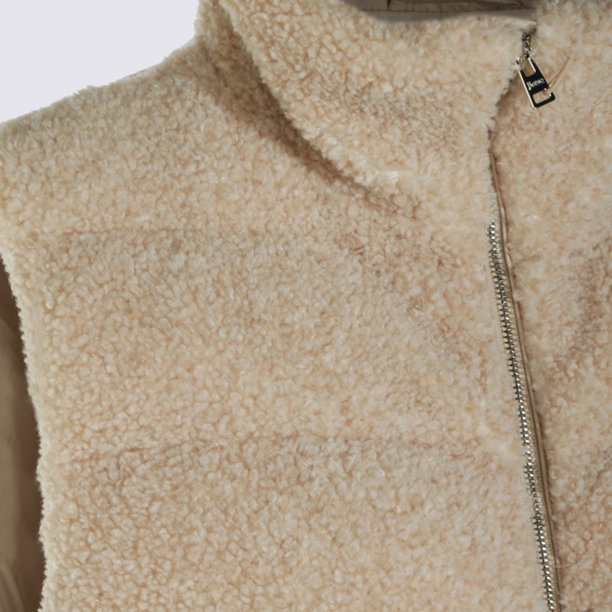 Herno Sleeveless Plush-Textured Jacket With High Collar And Quilted Back Neutraal
