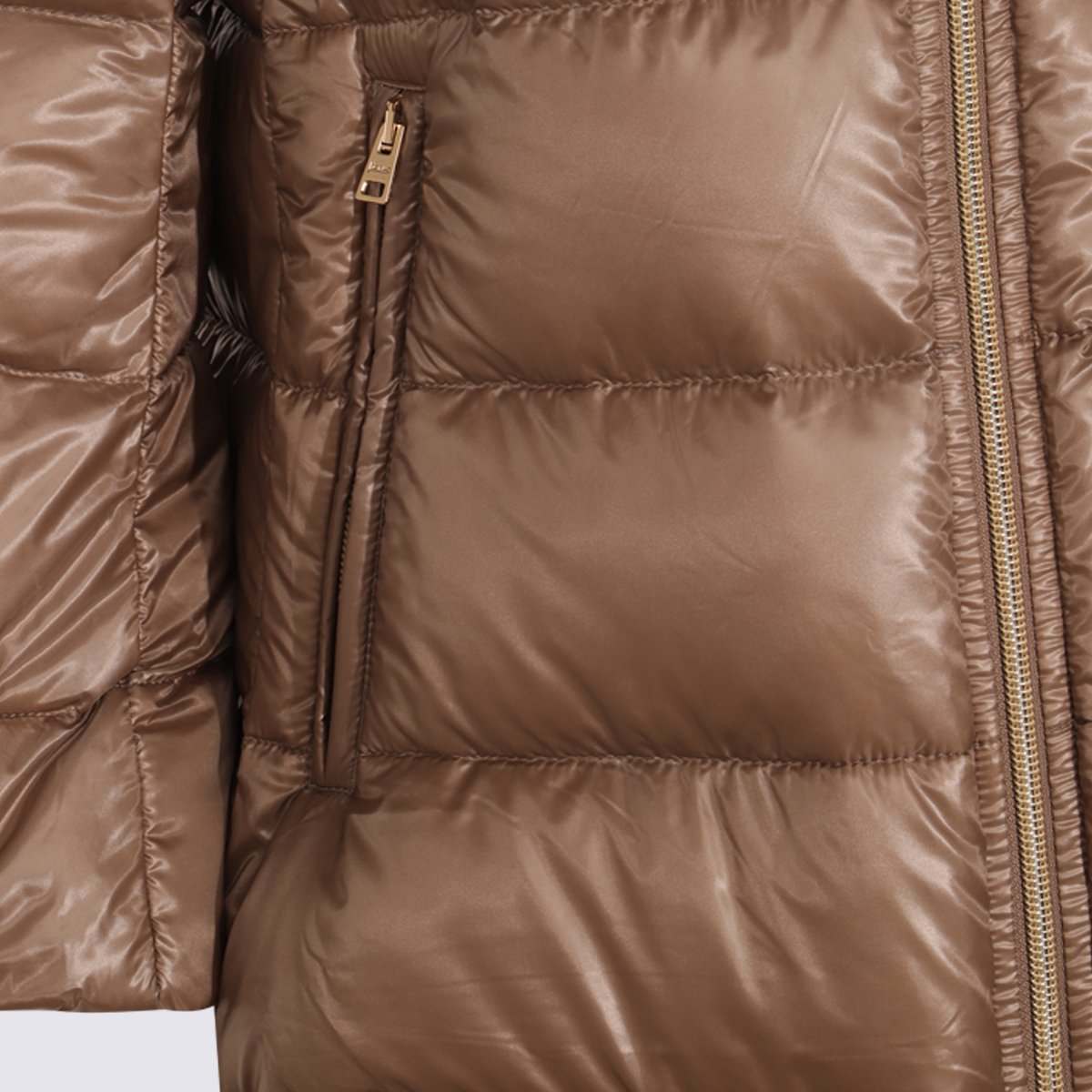 Herno Quilted Brown Jacket With Oversized Collar And Flared Hem Bruin