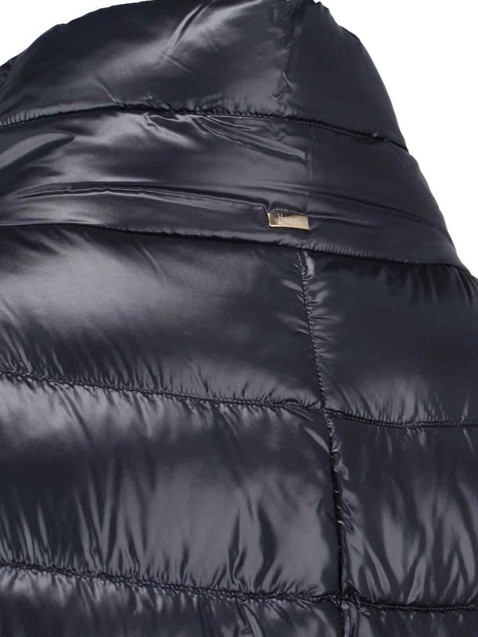 Herno Quilted Jacket with Structured Collar Zwart
