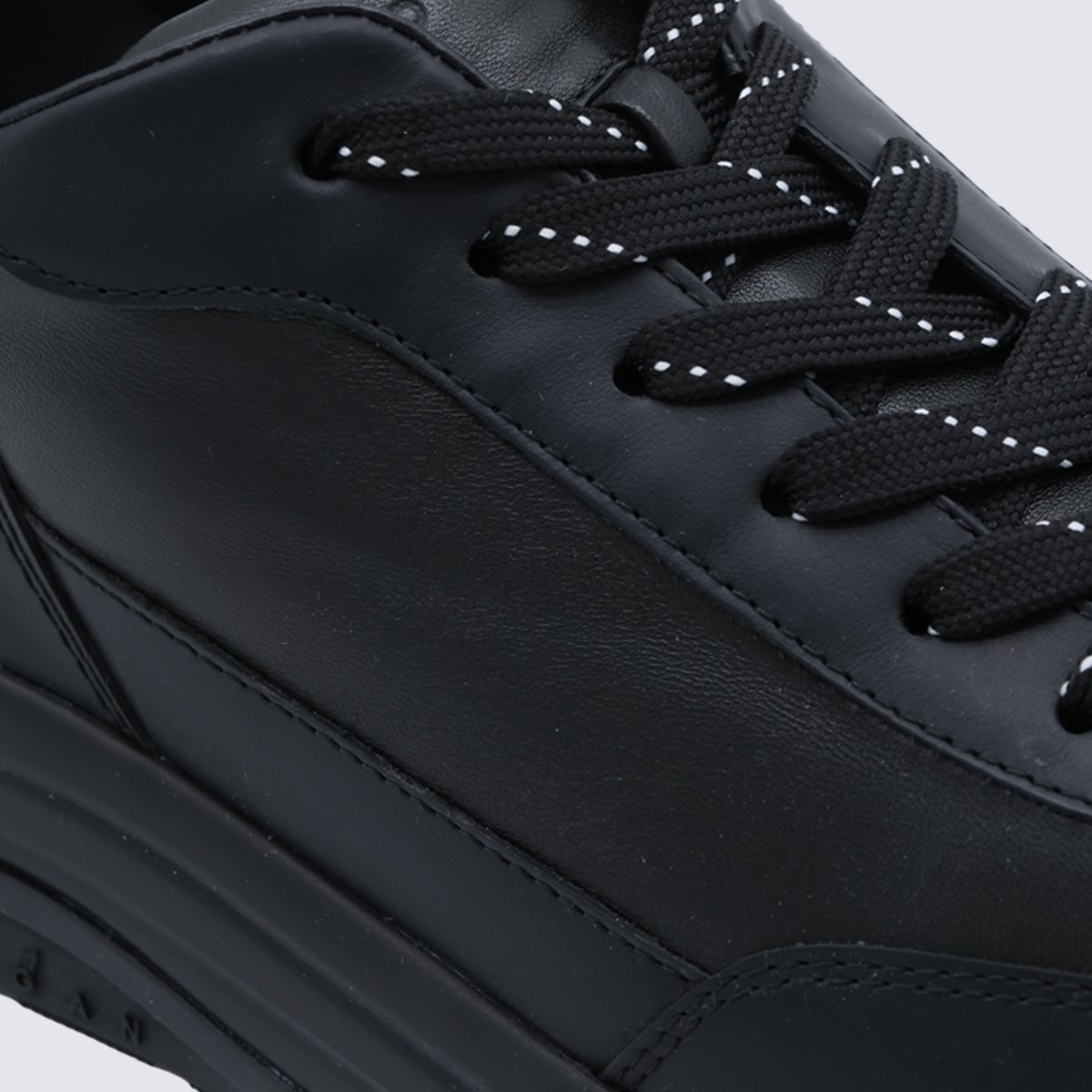 HOGAN Matte Finish Minimalist Sneakers with Cushioned Sole Zwart