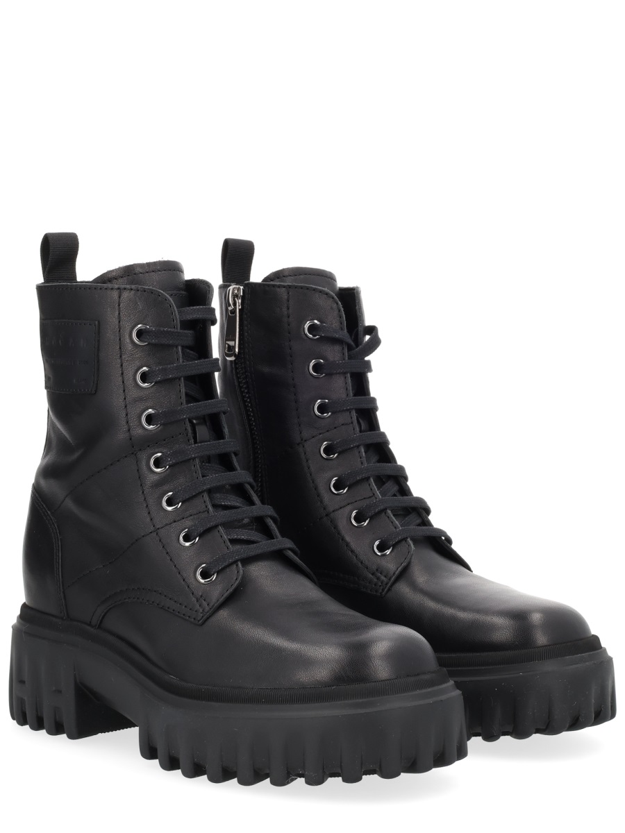 HOGAN Chunky Black Lace-up Boots with Ridged Sole Zwart