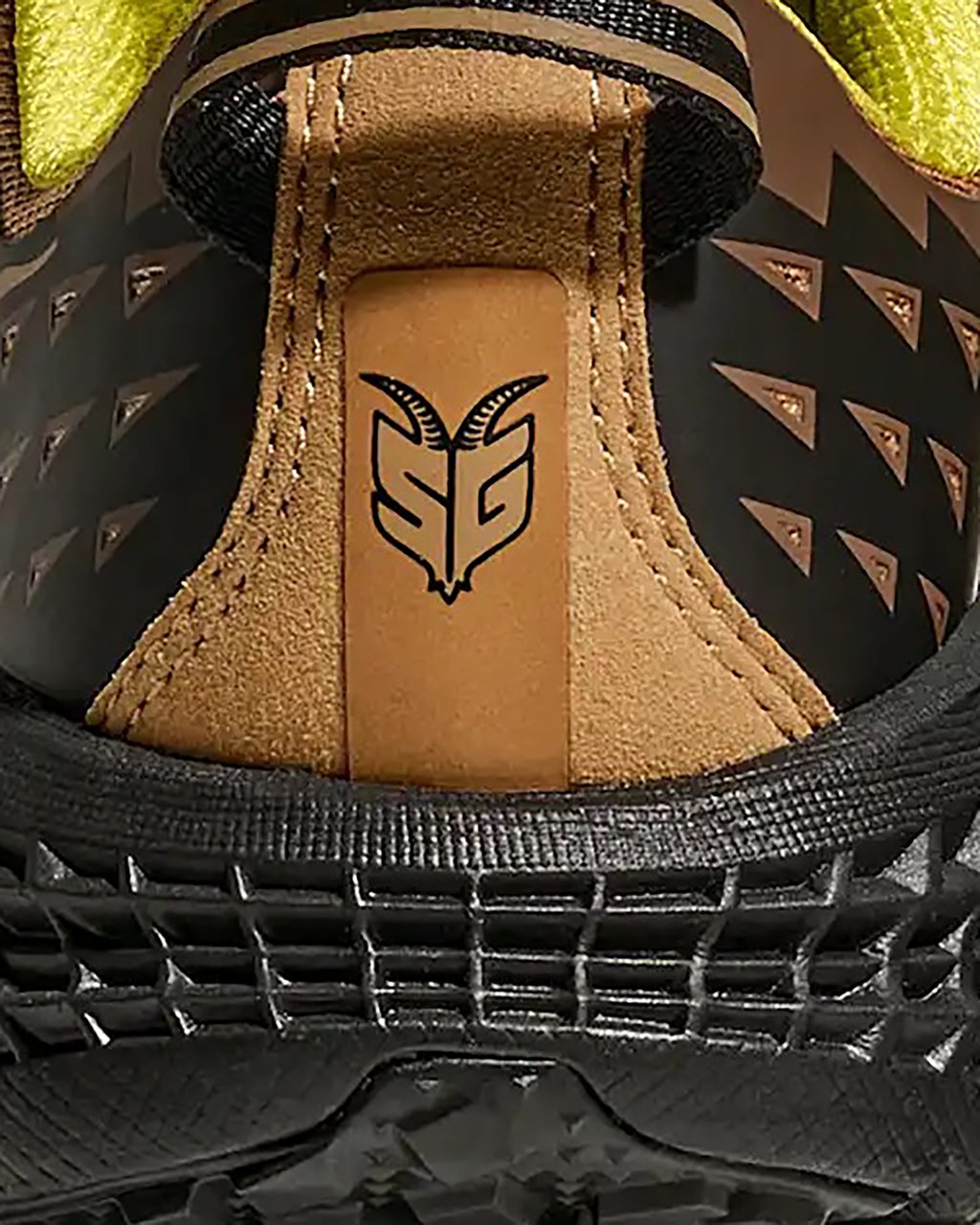 Hoka Sneakers Dark Chocolate / Black Bruin