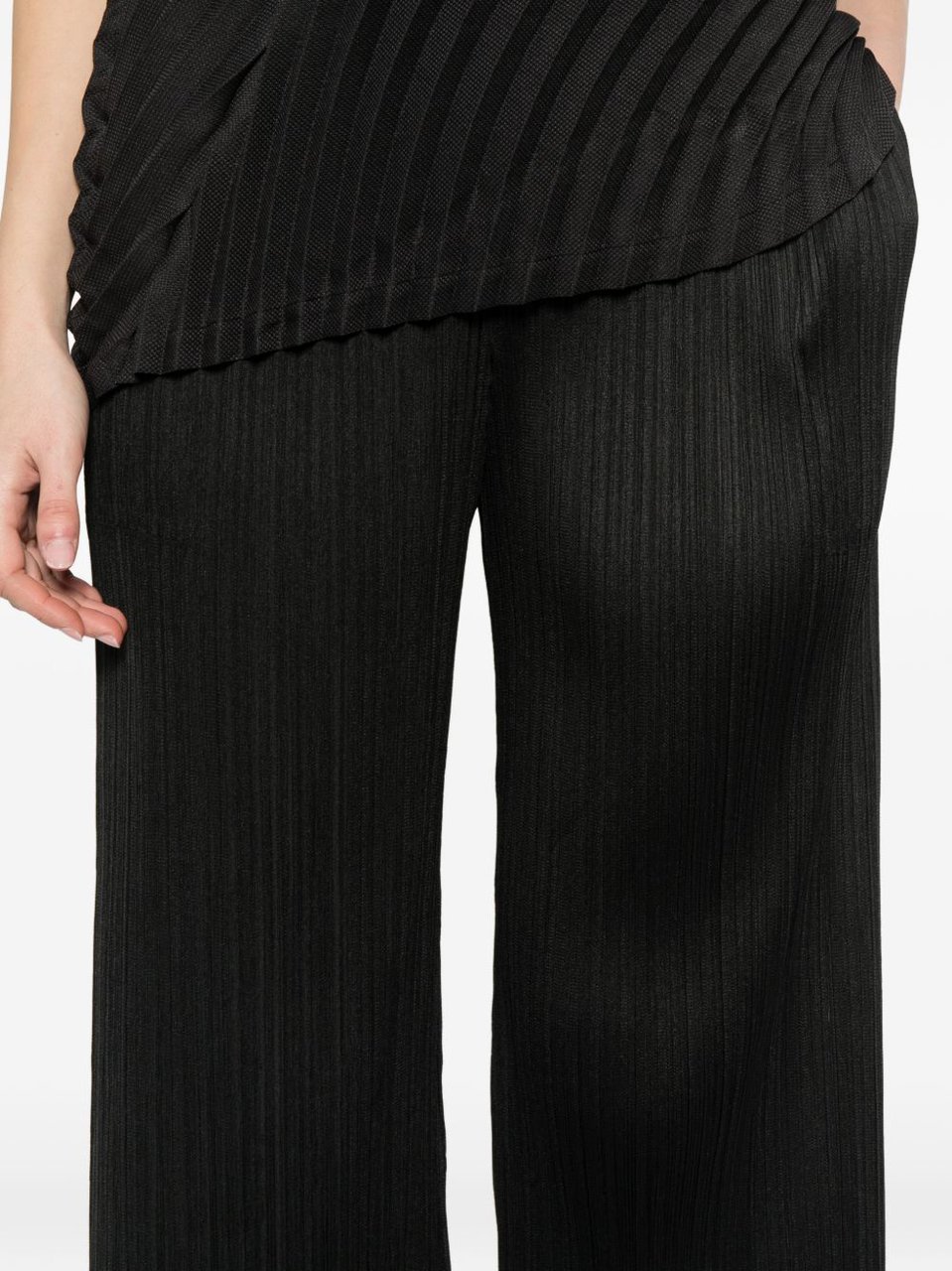 HOMME PLISSÉ ISSEY MIYAKE Trousers Black Zwart