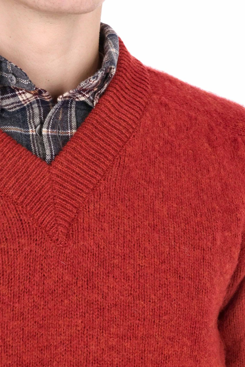 Howlin Shetland Boxy Fit Wool V-Neck Sweater Rood