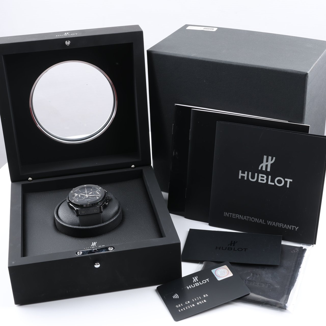 Hublot Hublot Classic Fusion Black magic 521.CM.1171.RX 1417718 Ti & CE & rubber AT Black Dial Watch Zwart
