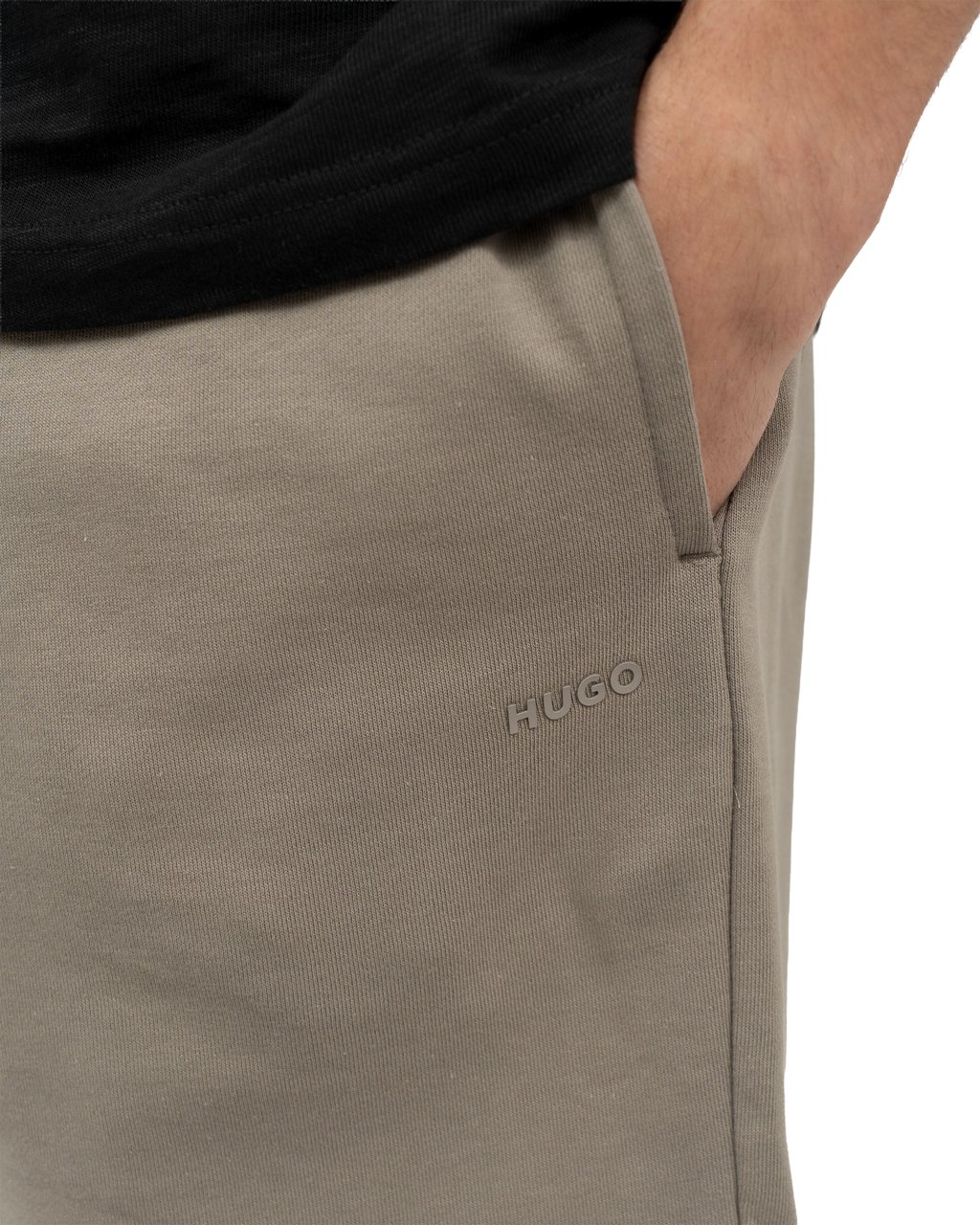 Hugo Dayono Short Wit