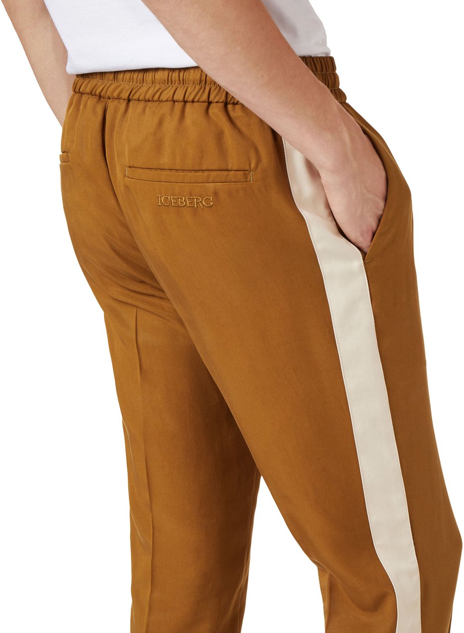 Iceberg Comfort fit trousers in Tencel in oil colour with contrasting stripes Groen