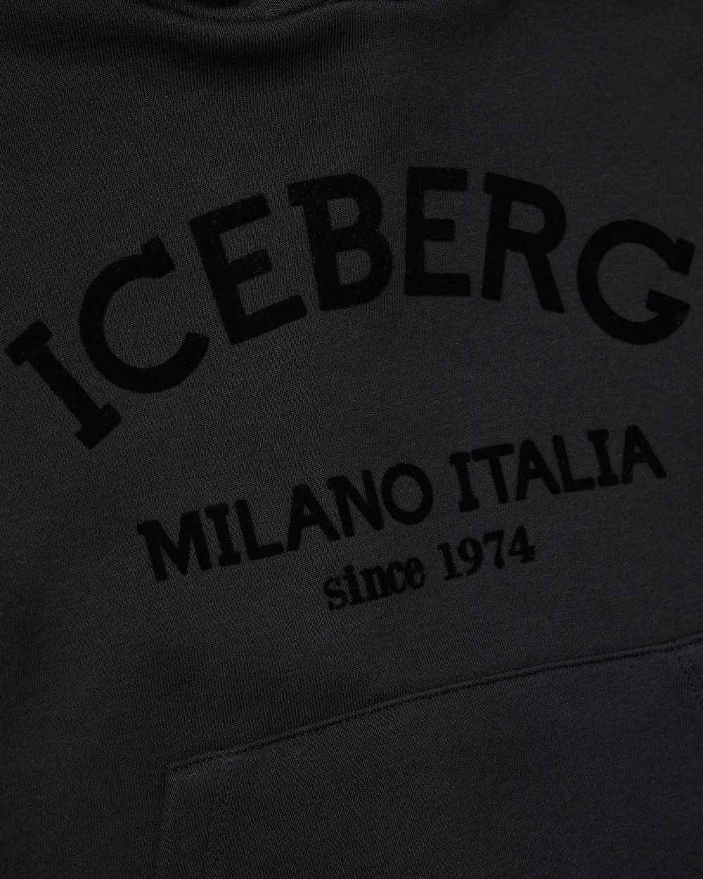 Iceberg KIDS - Black hoodie with tone-on-tone logo Zwart