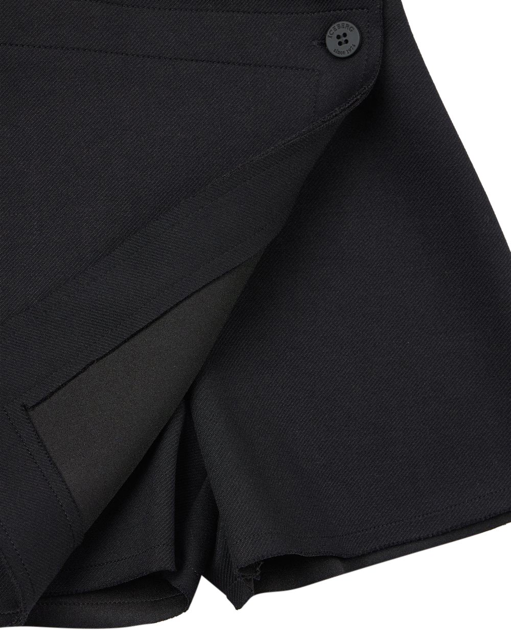 Iceberg KIDS - Black wrap-around miniskirt with cargo-style side pocket Zwart