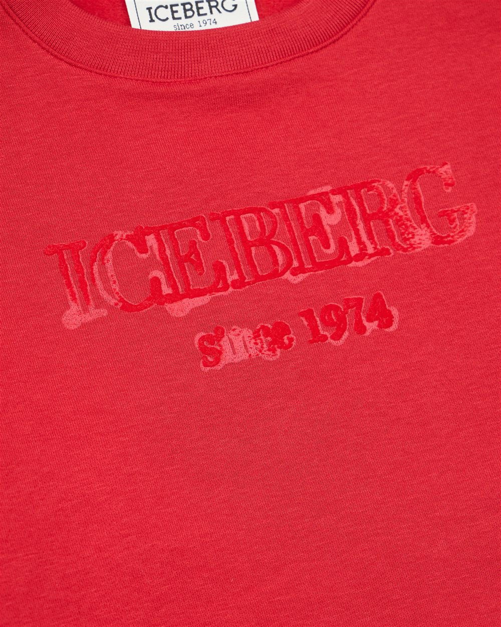 Iceberg KIDS - Red crewneck sweatshirt with tone-on-tone Iceberg logo on the front Rood
