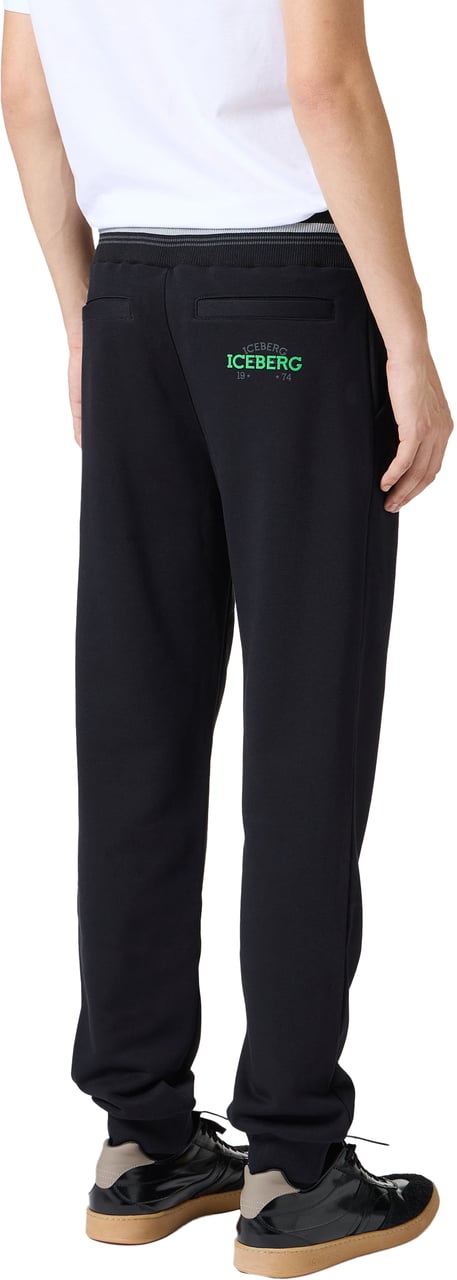 Iceberg Dark black jogger in sustainable fleece with embossed Iceberg logo Zwart
