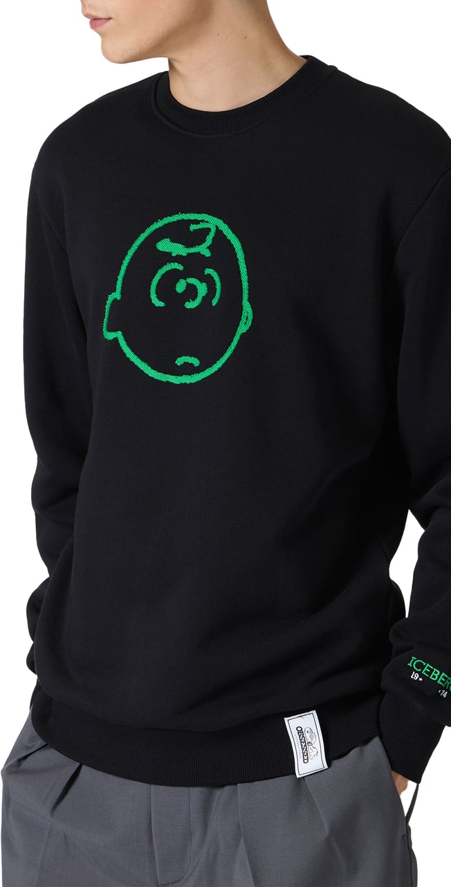 Iceberg Pop icon in an essential key: the slim sweatshirt with Snoopy Zwart