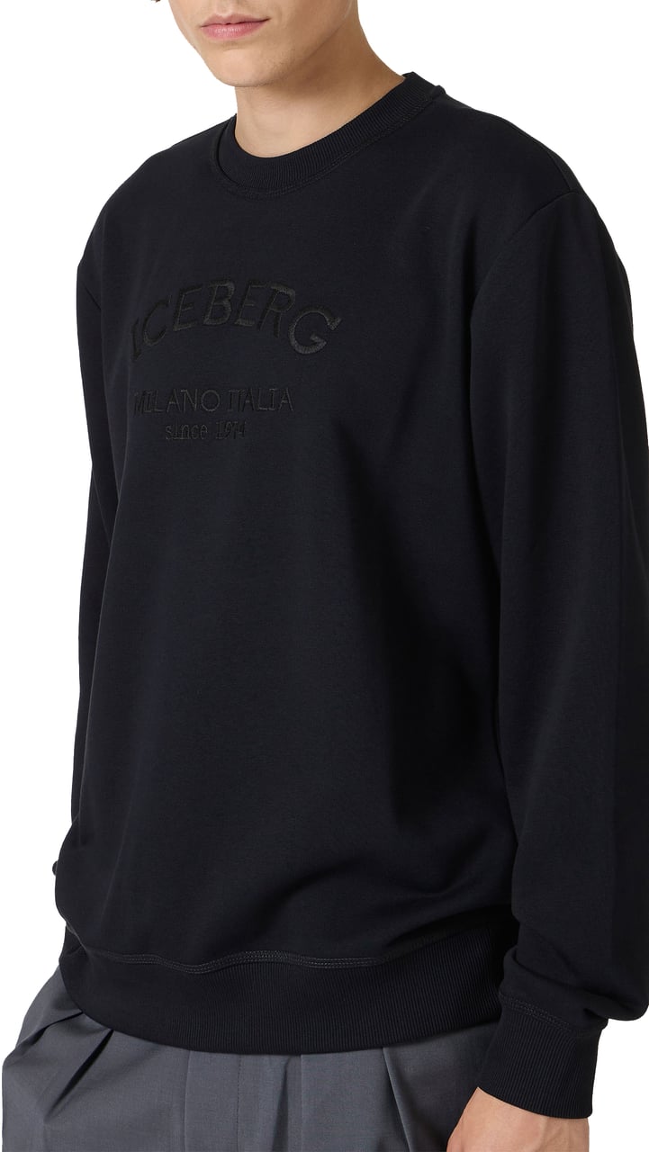 Iceberg Regular fit black sweatshirt with needle-punched Iceberg logo embroidery Zwart