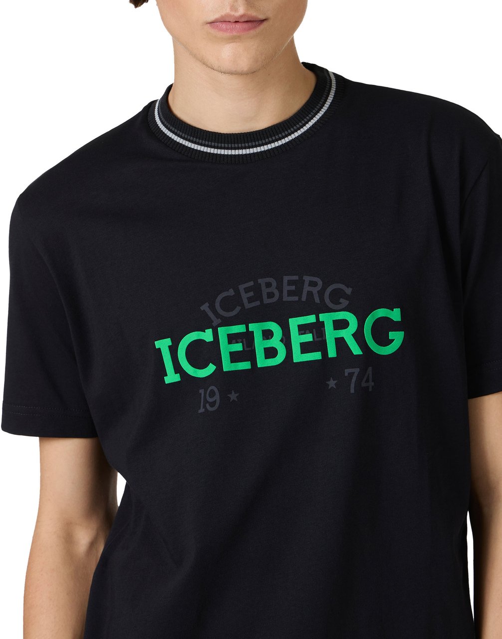 Iceberg Black slim-fit T-shirt with embroidered Iceberg logo and front print Zwart
