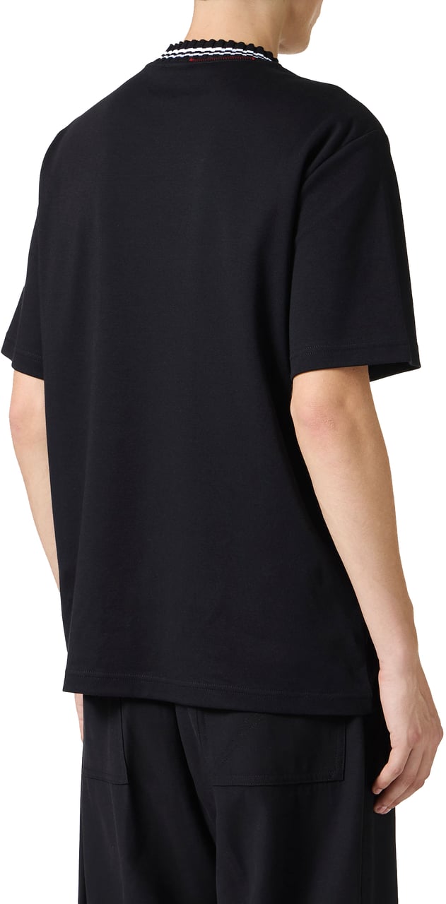 Iceberg Iconic and conscious: the black T-shirt that makes the difference Zwart