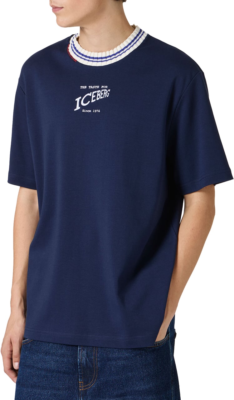 Iceberg Iconic and conscious: the blue T-shirt that makes the difference Blauw