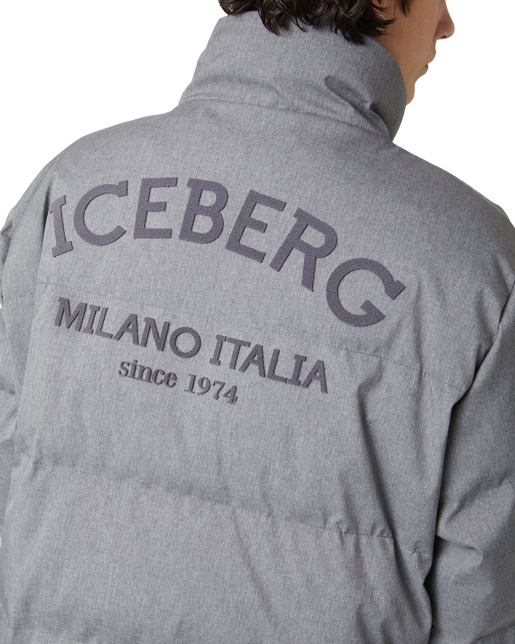 Iceberg Essential attitude: the short down jacket in m�lange nylon Grijs