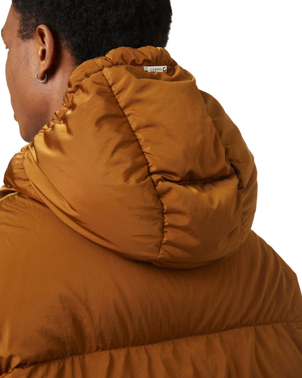 Iceberg Urban warmth: the hazelnut garment-dyed technical down jacket Bruin