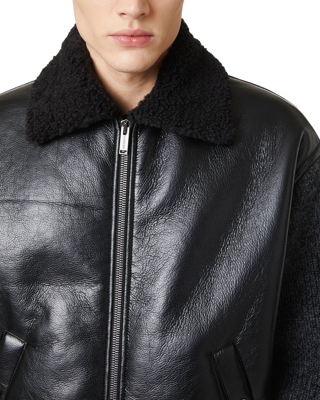 Iceberg Regular fit black jacket in a mix of fabrics: technical and refined design Zwart
