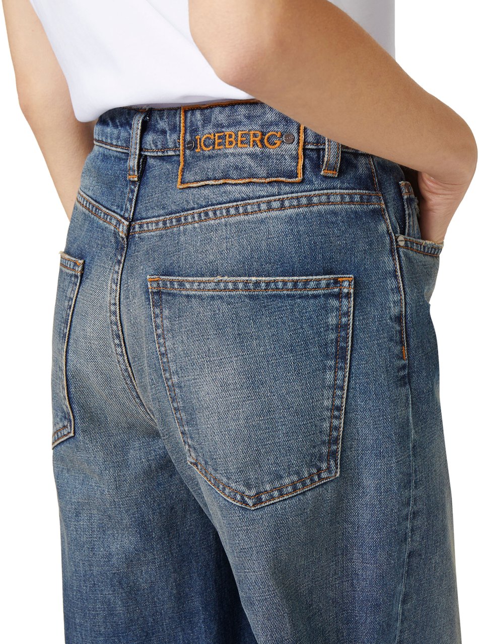Iceberg Indigo New Relaxed Fit Jeans in Stone Wash Denim Blauw