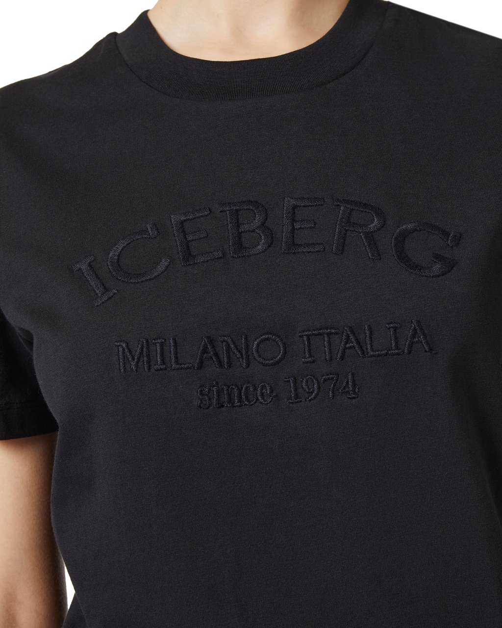 Iceberg Regular fit black cotton jersey T-shirt with tone-on-tone embroidery Zwart